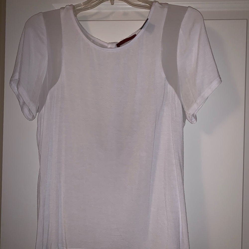 Ladies BKE red shirt sleeve top